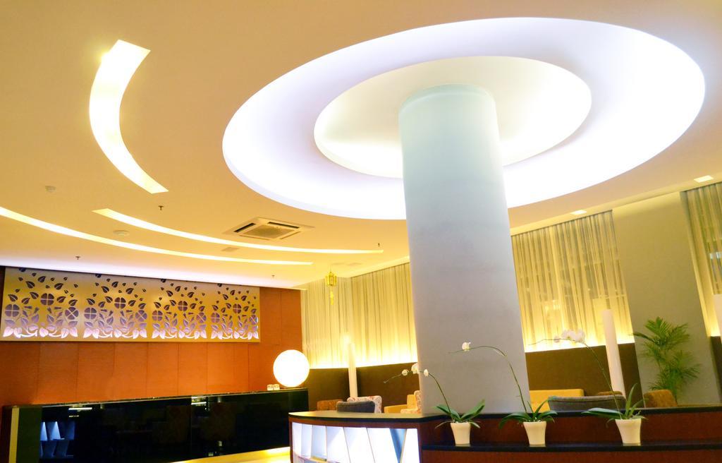 Kyriad Hotel Airport Jakarta Tangerang Zewnętrze zdjęcie