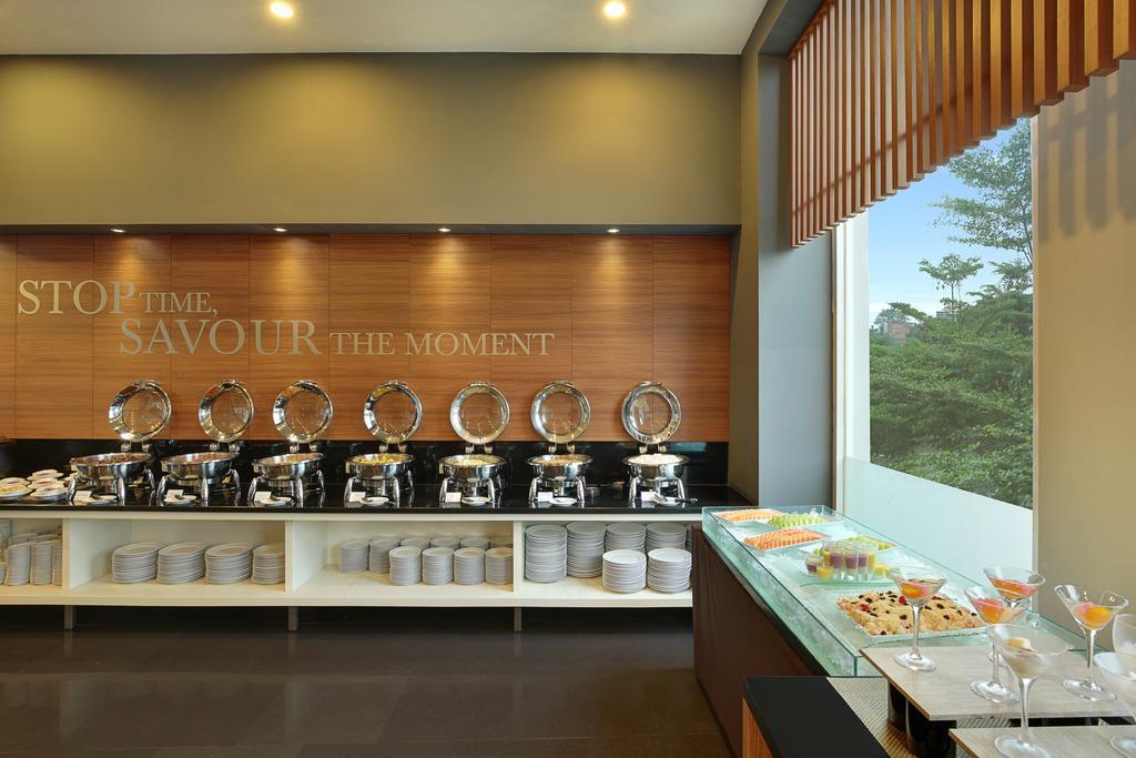 Kyriad Hotel Airport Jakarta Tangerang Zewnętrze zdjęcie