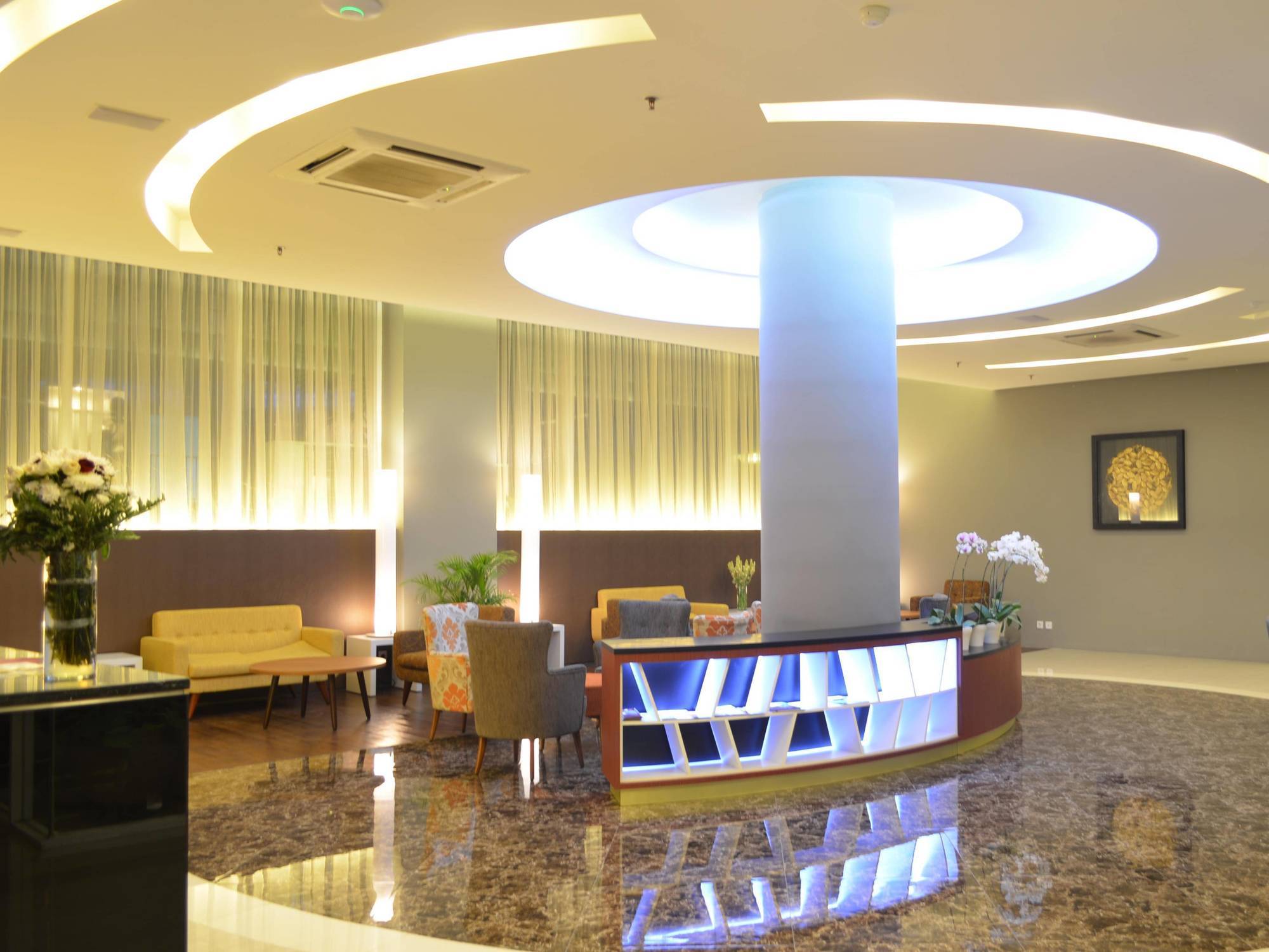 Kyriad Hotel Airport Jakarta Tangerang Zewnętrze zdjęcie