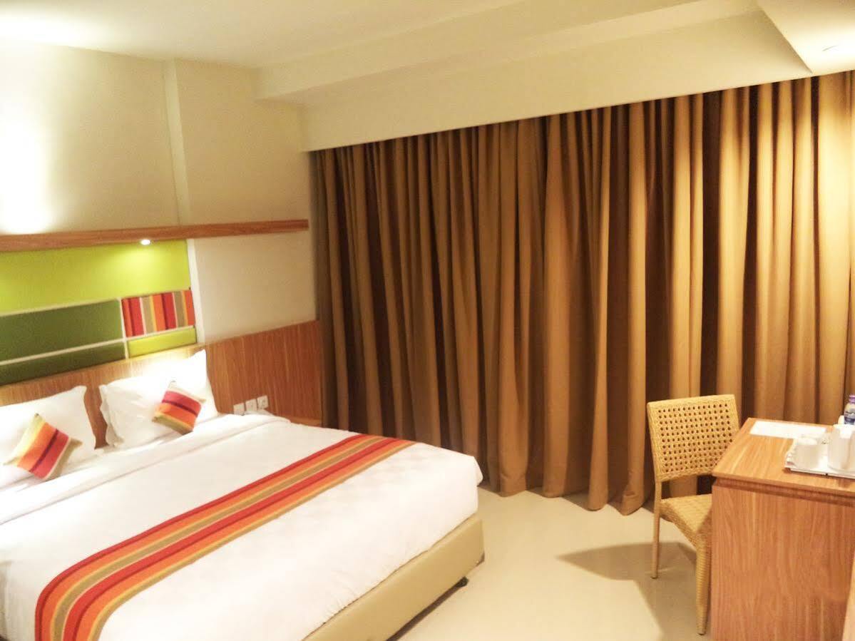 Kyriad Hotel Airport Jakarta Tangerang Zewnętrze zdjęcie